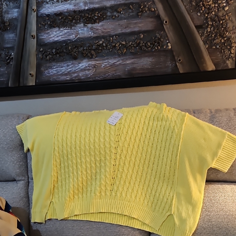 ⚜️Yellow Short-Sleeve Knit Sweater